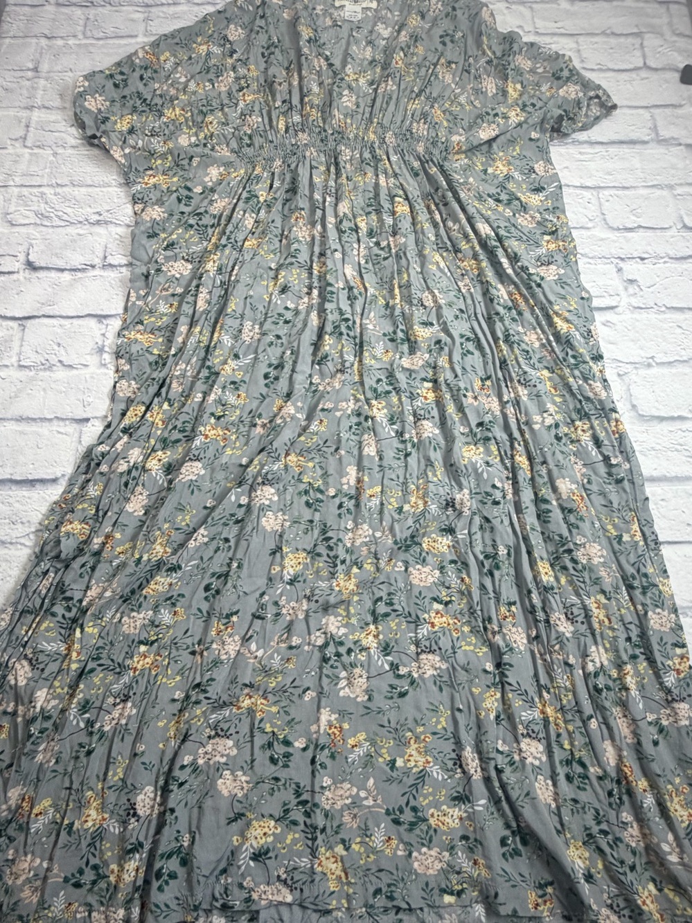 NATURAL LIFE Gray Floral Smocked Maxi Dress. Size Medium. Boho. Boutique.